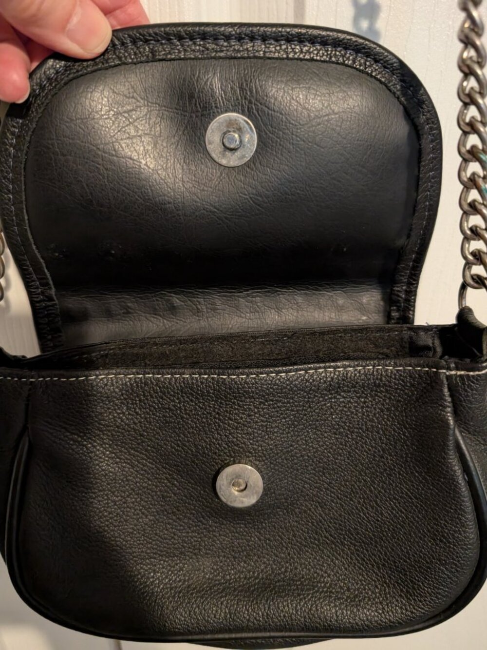Harley-Davidson Black Leather Grommet Crossbody Bag Chain Strap Moto Purse - Picture 4 of 7